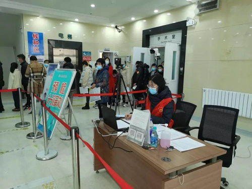 实验小学教师疫苗接种志愿服务在行动 用专业守护健康，以咨询传递关怀